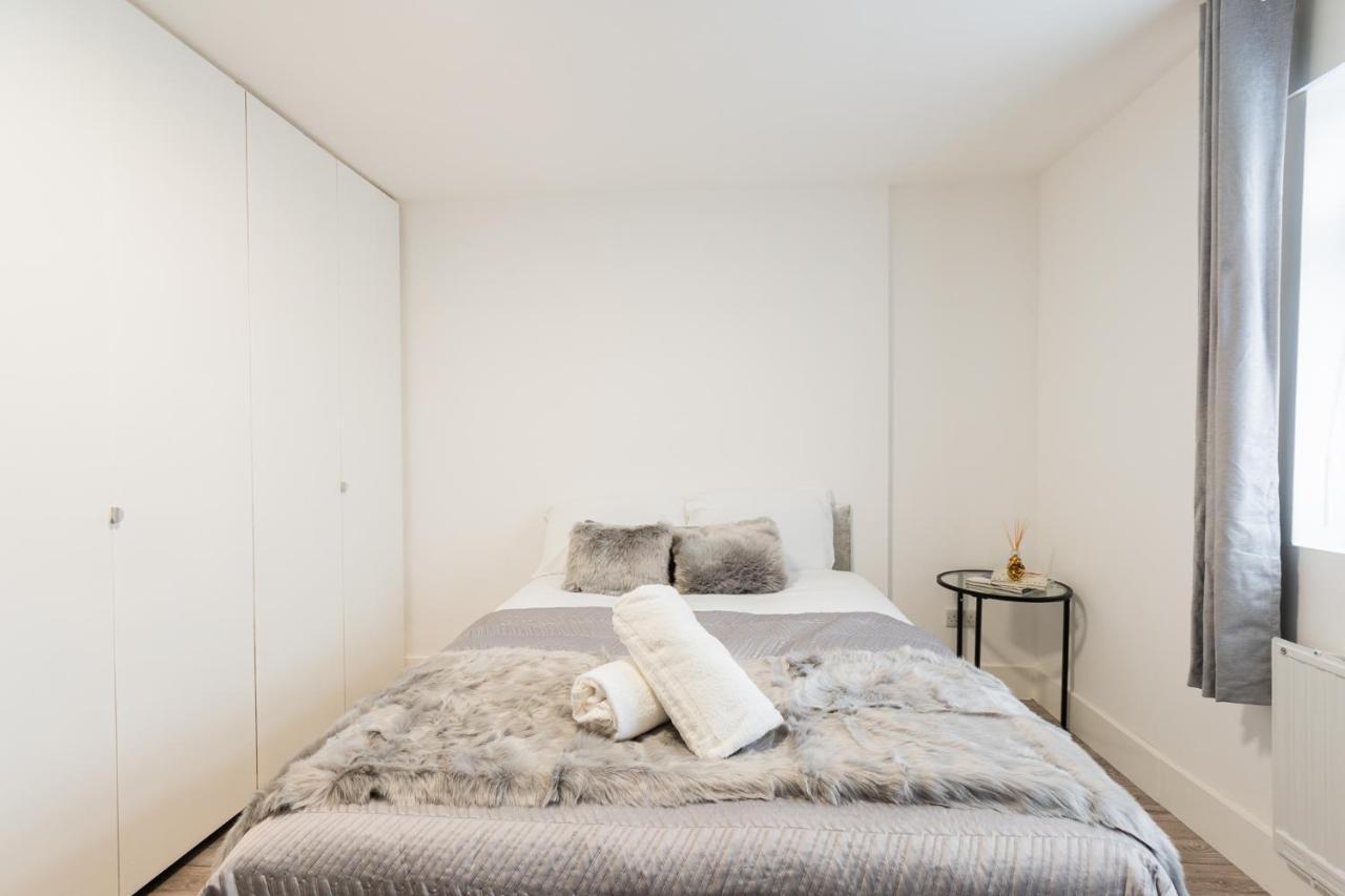 Large Studio Apartment 30 Mins To Oxford Street London Bagian luar foto