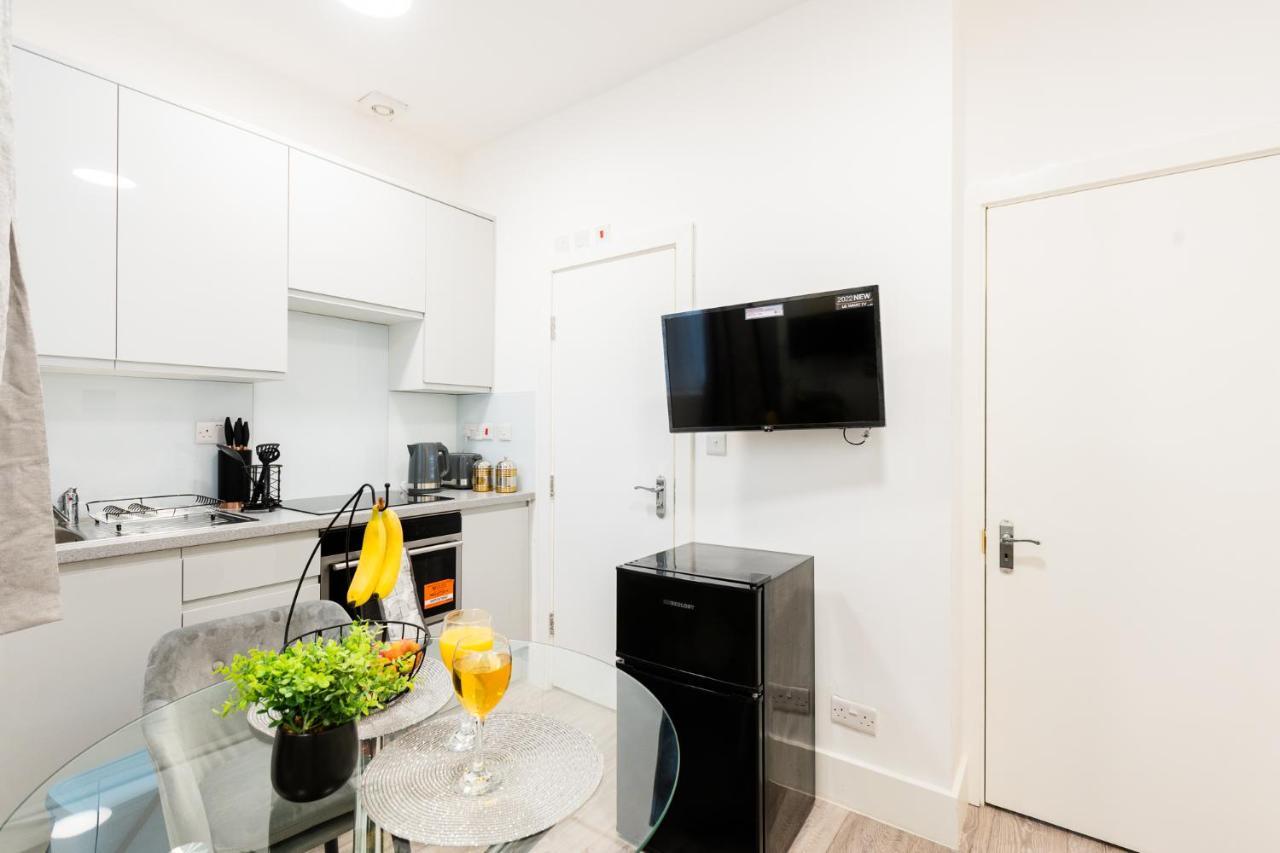 Large Studio Apartment 30 Mins To Oxford Street London Bagian luar foto